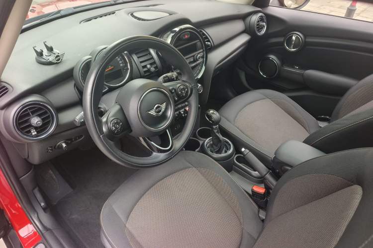 Used MINI 2016 1.2T ONE Pioneer Edition Five-Door Version Interior 11