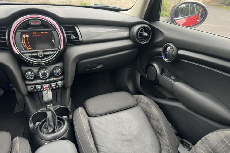 Used MINI 2016 1.5T COOPER Five-Door Edition Interior 11