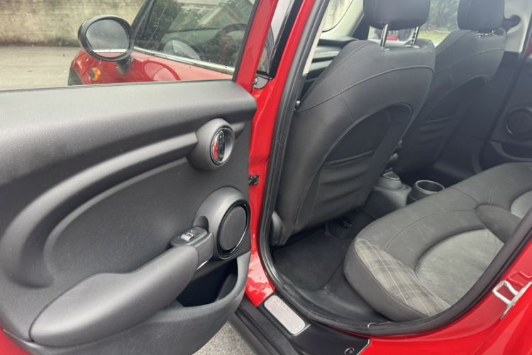 Used MINI 2016 1.5T COOPER Five-Door Edition Interior 11