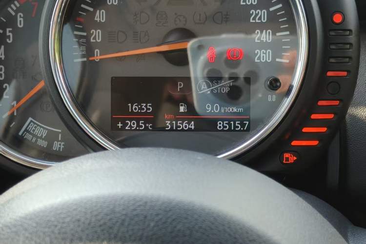 Used MINI 2016 1.2T ONE Pioneer Edition Interior 2