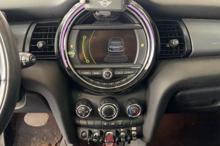 Used MINI 2016 1.5T COOPER Five-Door Edition Interior 2