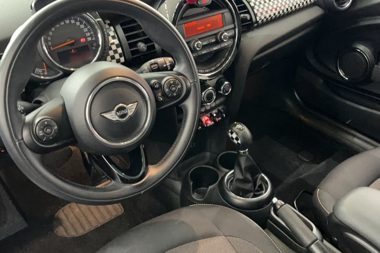 Used MINI 2016 1.2T ONE Pioneer Edition Interior 2