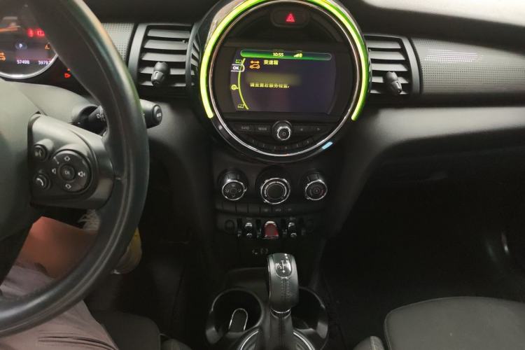 Used MINI 2016 1.5T COOPER Interior 3