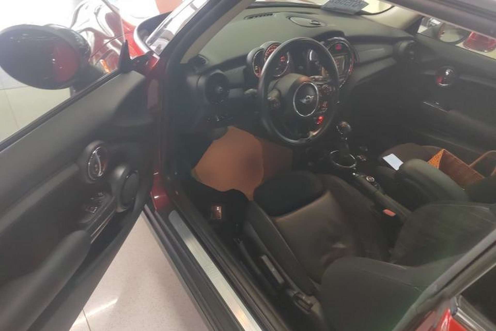 Used MINI 2016 1.5T COOPER Interior 3