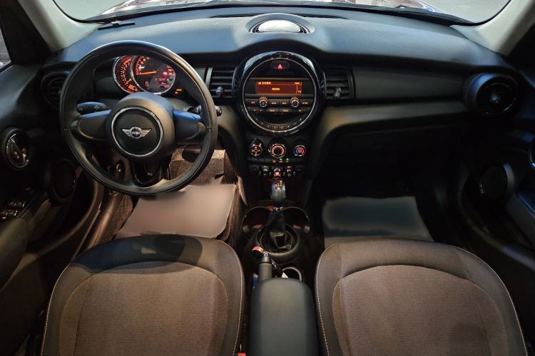 Used MINI 2016 1.2T ONE Five-Door Edition Interior 3