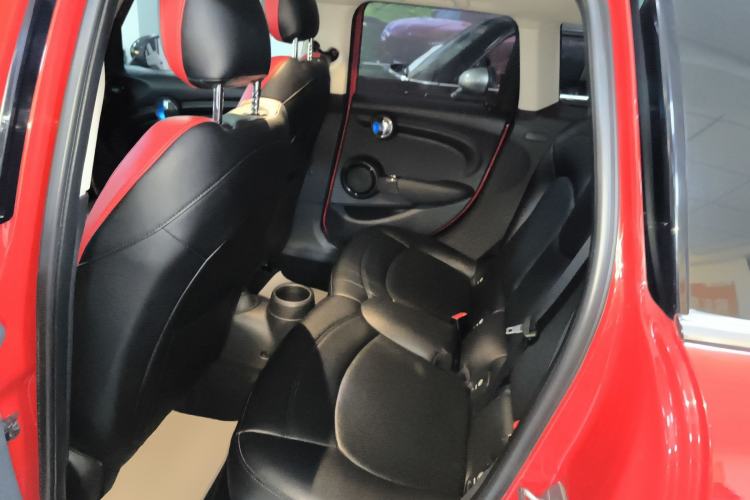 Used MINI 2016 1.5T COOPER Five-Door Edition Interior 4