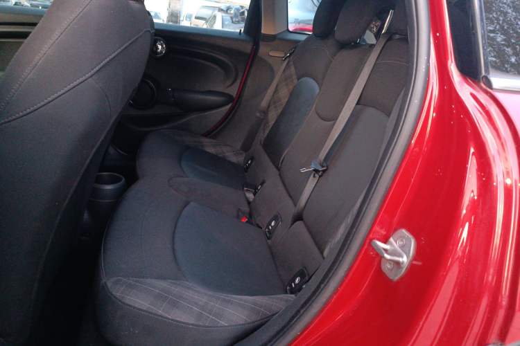 Used MINI 2016 1.5T COOPER Five-Door Edition Interior 4