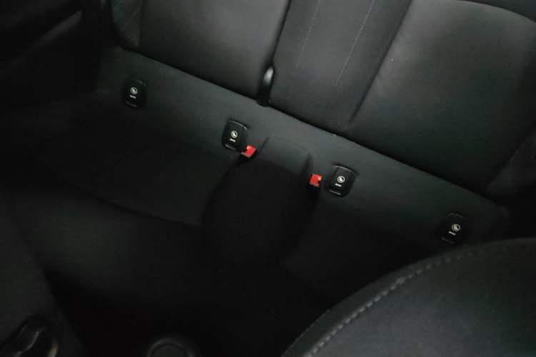 Used MINI 2016 1.5T COOPER Interior 4