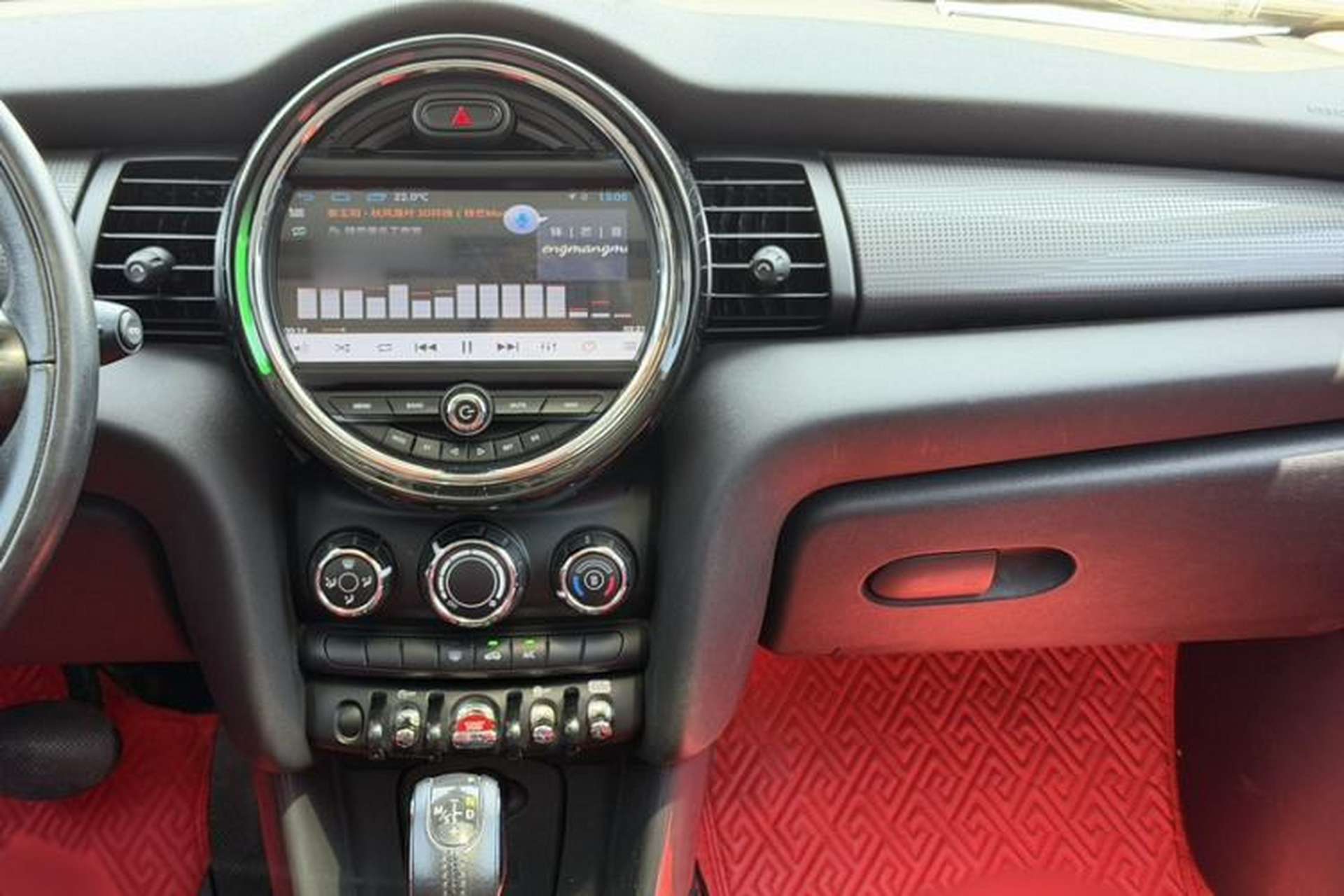 Used MINI 2016 1.5T COOPER Interior 4