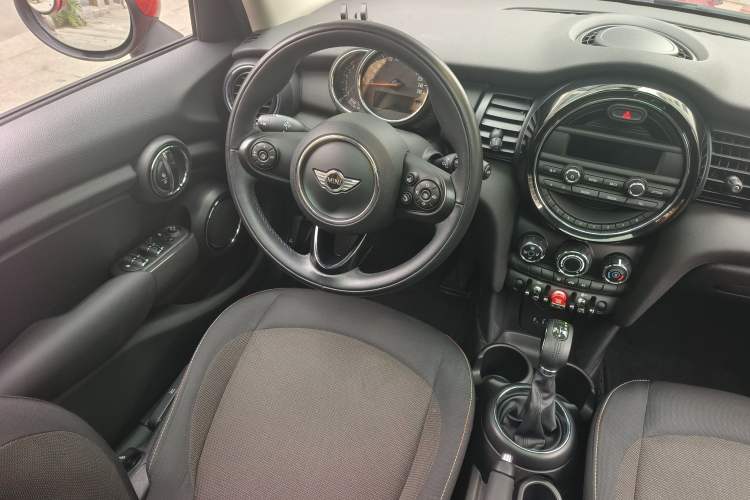 Used MINI 2016 1.2T ONE Pioneer Edition Five-Door Version Interior 5