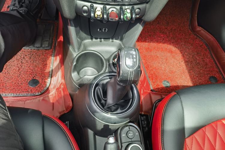 Used MINI 2016 1.2T ONE Pioneer Edition Interior 5
