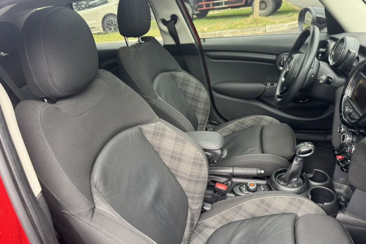 Used MINI 2016 1.5T COOPER Five-Door Edition Interior 5