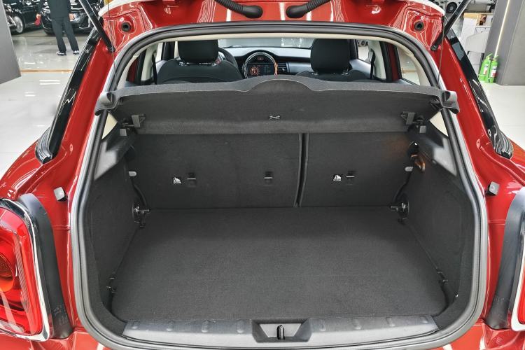 Used MINI 2016 1.5T COOPER Pioneer Edition Five-Door Model Interior 6
