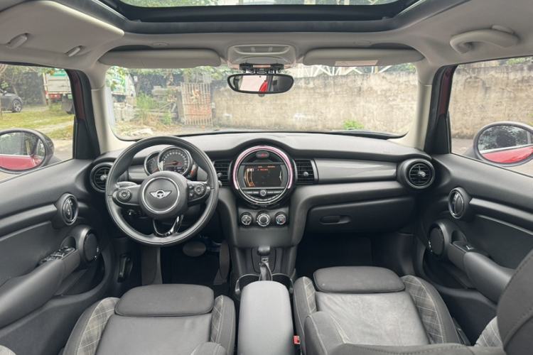 Used MINI 2016 1.5T COOPER Five-Door Edition Interior 7