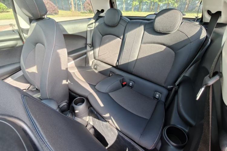 Used MINI 2016 1.2T ONE Pioneer Edition Interior 8
