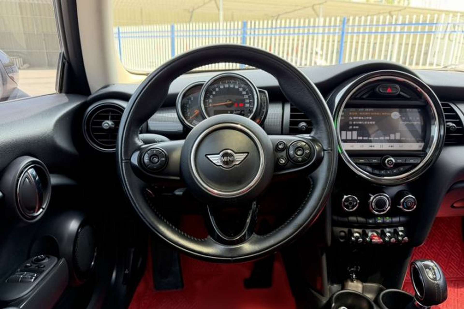 Used MINI 2016 1.5T COOPER Interior 8