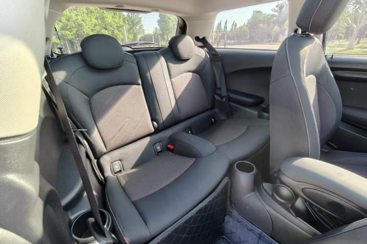 Used MINI 2016 1.2T ONE Pioneer Edition Interior 9