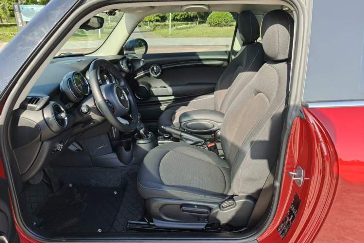 Used MINI 2016 1.2T ONE Pioneer Edition Left Front Seat