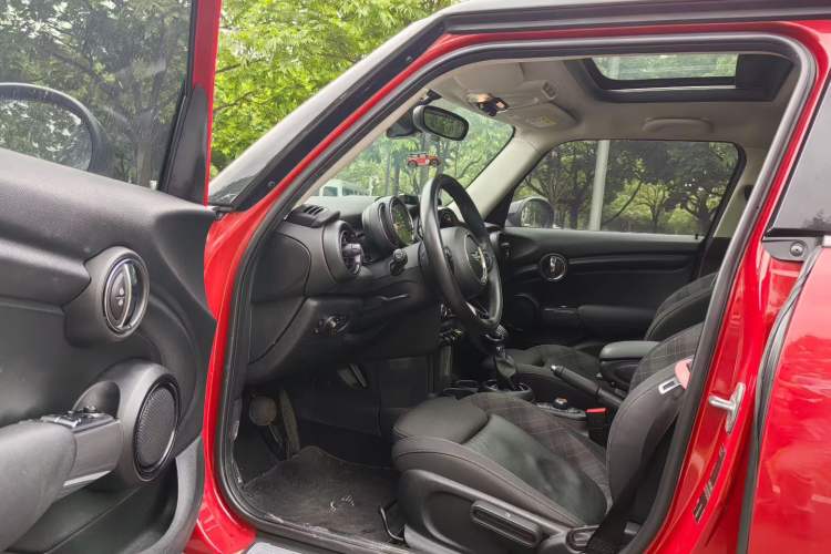 Used MINI 2016 1.5T COOPER Five-Door Edition Left Front Seat