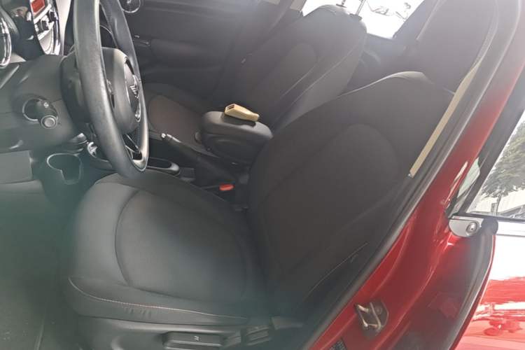 Used MINI 2016 1.2T ONE Pioneer Edition Five-Door Version Left Front Seat