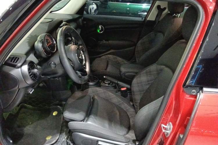 Used MINI 2016 1.5T COOPER Pioneer Edition Five-Door Model Left Front Seat