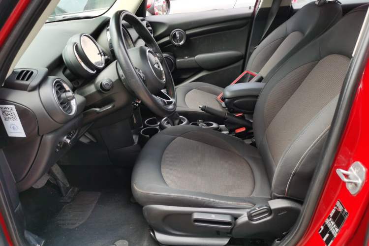 Used MINI 2016 1.2T ONE Pioneer Edition Five-Door Version Left Front Seat