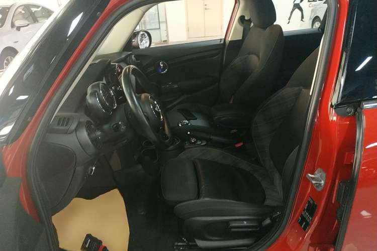 Used MINI 2016 1.5T COOPER Five-Door Edition Left Front Seat