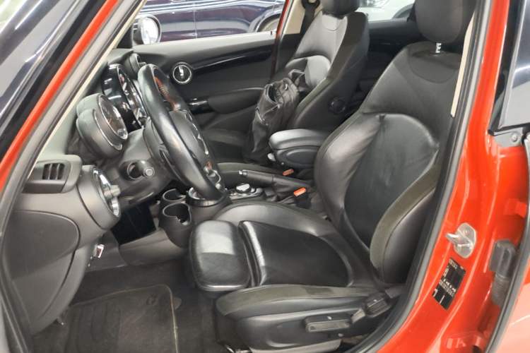 Used MINI 2016 2.0T COOPER S Pioneer Edition Five-Door Model Left Front Seat