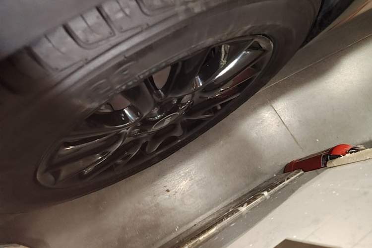 Used MINI 2016 1.5T COOPER Left Front Wheel Hub