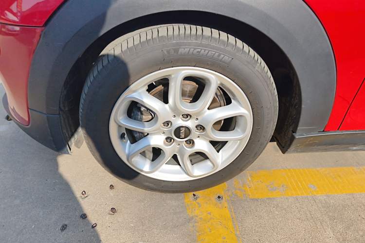 Used MINI 2016 1.2T ONE Pioneer Edition Left Front Wheel Hub