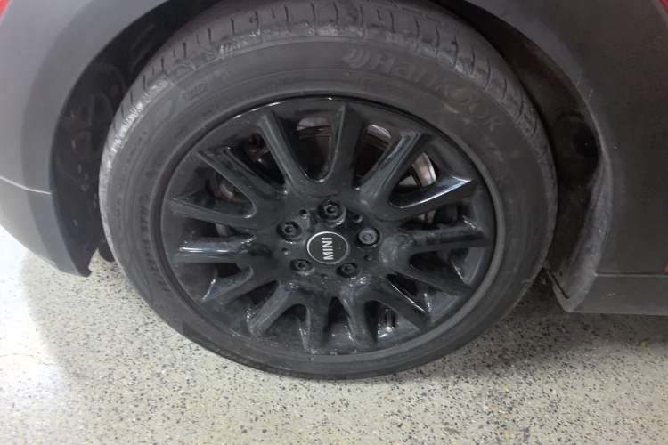Used MINI 2016 1.5T COOPER Five-Door Edition Left Front Wheel Hub