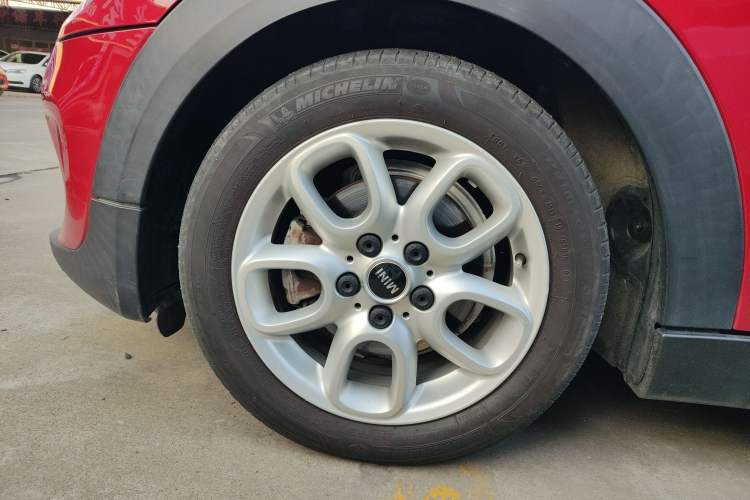 Used MINI 2016 1.2T ONE Pioneer Edition Left Front Wheel Hub