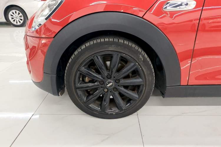Used MINI 2016 2.0T COOPER S Pioneer Edition Five-Door Model Left Front Wheel Hub