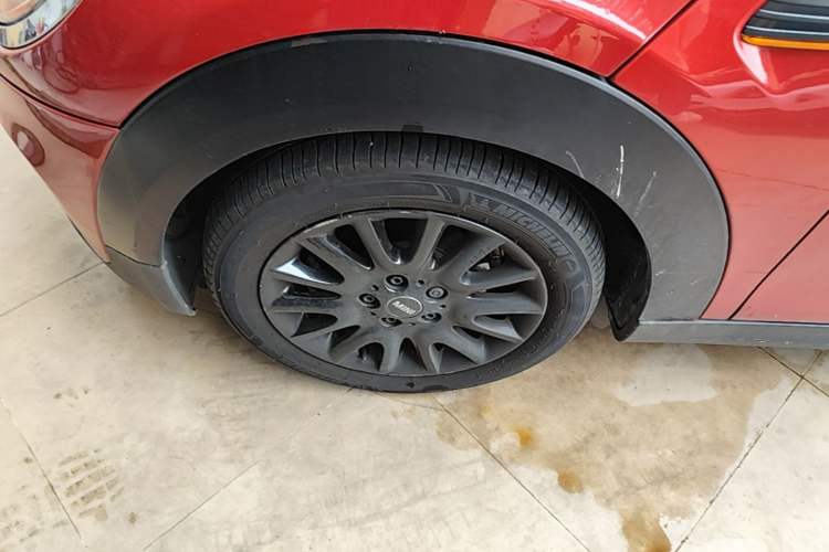 Used MINI 2016 1.5T COOPER Five-Door Edition Left Front Wheel Hub