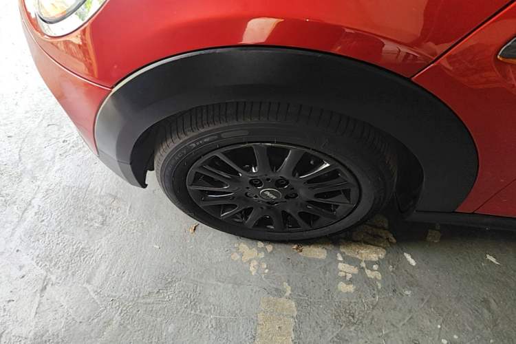 Used MINI 2016 1.5T COOPER Five-Door Edition Left Front Wheel Hub