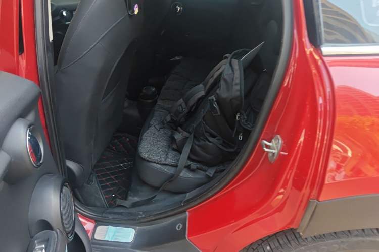 Used MINI 2016 1.5T COOPER Five-Door Edition Left Rear Seat