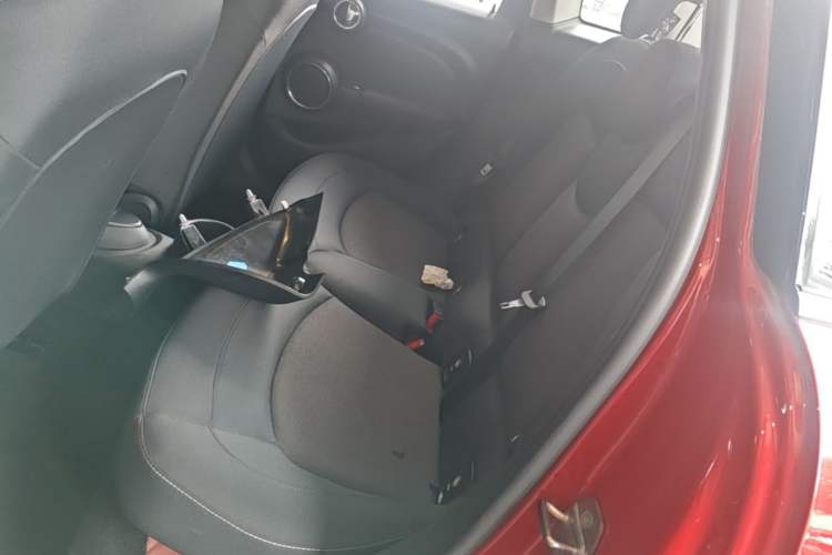 Used MINI 2016 1.2T ONE Pioneer Edition Five-Door Version Left Rear Seat