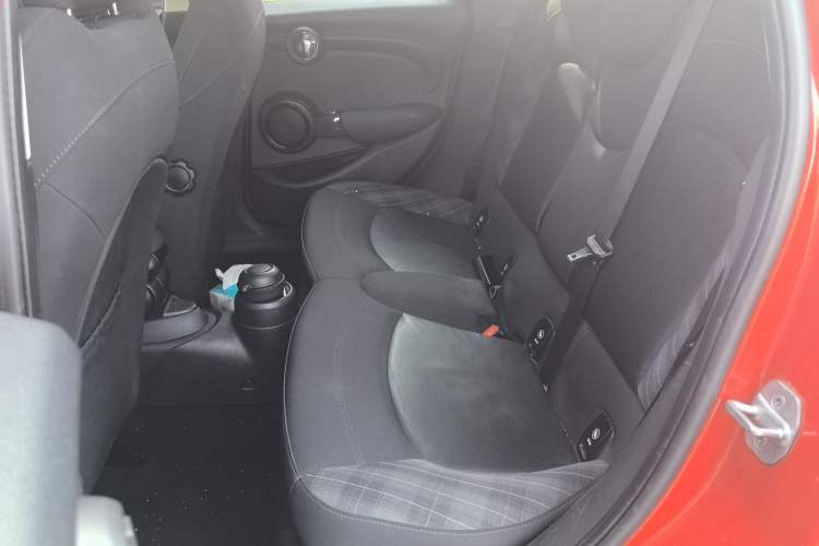 Used MINI 2016 1.5T COOPER Five-Door Edition Left Rear Seat