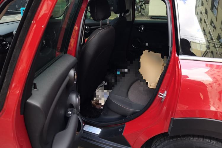 Used MINI 2016 1.2T ONE Pioneer Edition Five-Door Version Left Rear Seat
