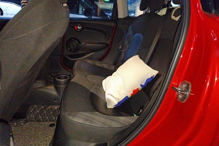 Used MINI 2016 1.5T COOPER Five-Door Edition Left Rear Seat