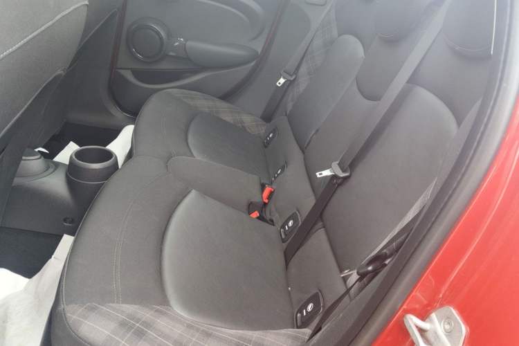 Used MINI 2016 1.5T COOPER Five-Door Edition Left Rear Seat
