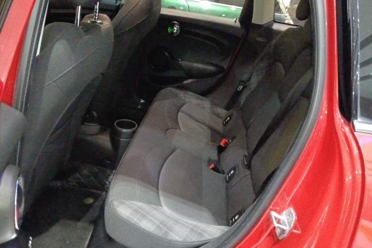 Used MINI 2016 1.5T COOPER Pioneer Edition Five-Door Model Left Rear Seat