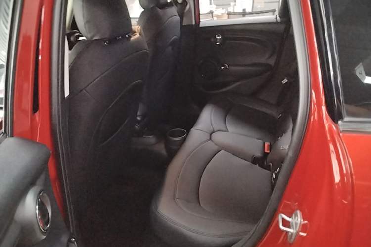Used MINI 2016 1.5T COOPER Five-Door Edition Left Rear Seat