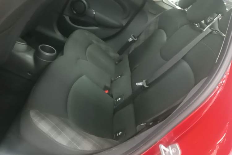 Used MINI 2016 1.5T COOPER Five-Door Edition Left Rear Seat