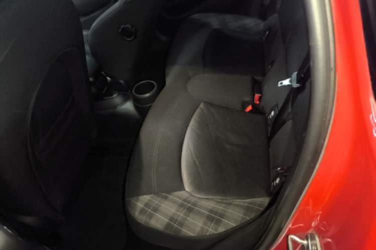 Used MINI 2016 1.5T COOPER Performance Edition 5-door version Left Rear Seat