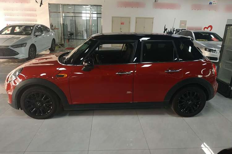Used MINI 2016 1.5T COOPER Five-Door Edition Left Side