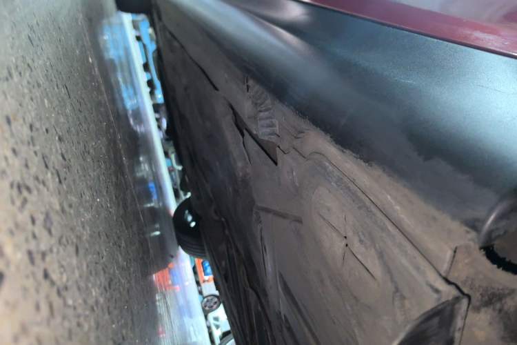 Used MINI 2016 1.5T COOPER Pioneer Edition Five-Door Model Left Side Sill