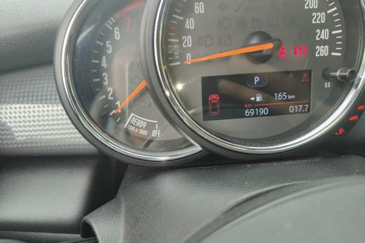 Used MINI 2016 1.5T COOPER Avant-Garde Odometer Close Up