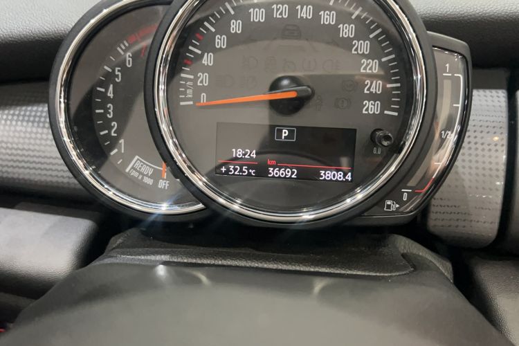 Used MINI 2016 1.5T COOPER CABRIO Odometer Close Up