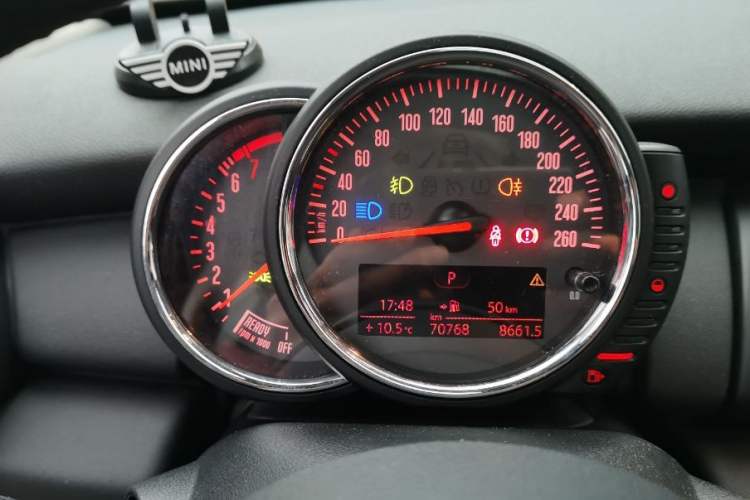 Used MINI 2016 1.2T ONE Pioneer Edition Five-Door Version Odometer Close Up